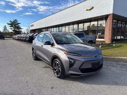 Gray Ghost Metallic 2023 Chevrolet Bolt EUV FWD Premier
