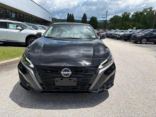 Super Black Clearcoat 2026 Nissan Altima 2.5 SV