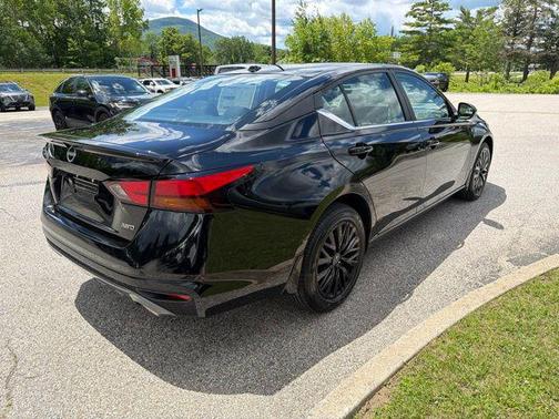 Super Black Clearcoat 2026 Nissan Altima 2.5 SV
