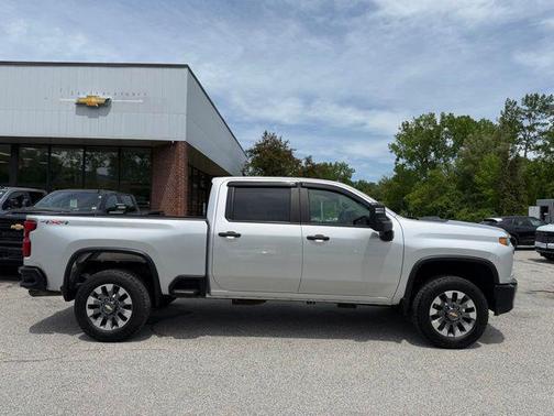 Silver Ice Metallic 2023 Chevrolet Silverado 2500 Custom