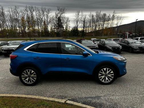 Blue Metallic 2021 Ford Escape Titanium