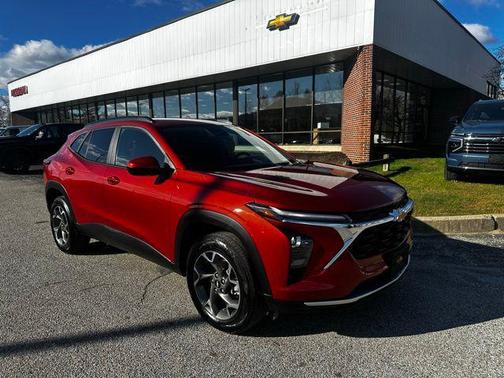 Cayenne Orange Metallic 2024 Chevrolet Trax LT