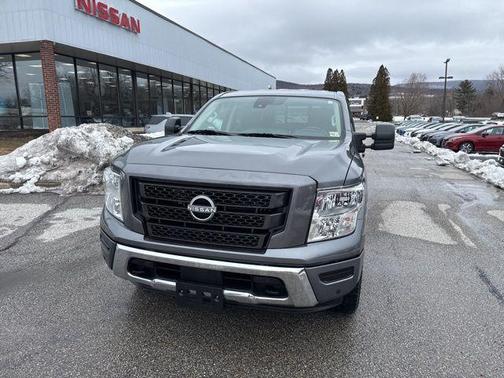 2024 Nissan Titan SV