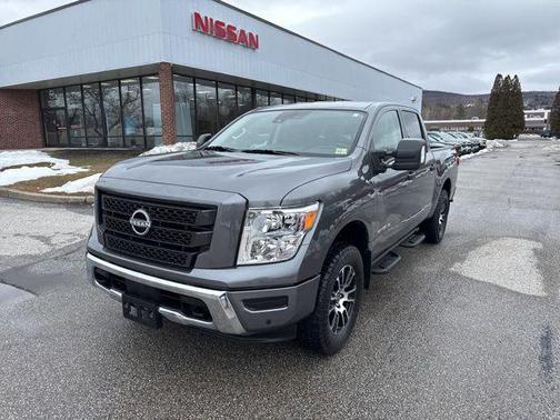 2024 Nissan Titan SV