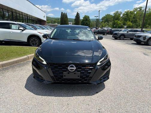 Super Black Clearcoat 2026 Nissan Altima SR AWD