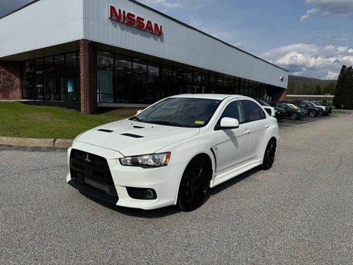 Wicked White 2014 Mitsubishi Lancer Evolution GSR