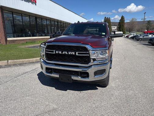 2021 RAM 3500 Tradesman Regular Cab 4x4 8' Box