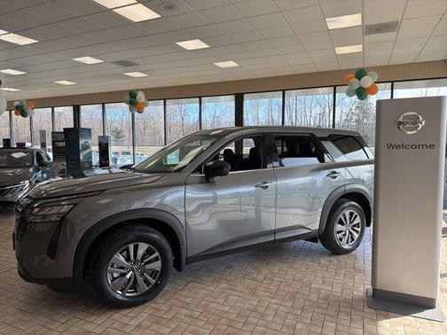 2026 Nissan Pathfinder S