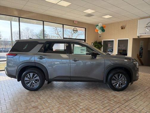 2026 Nissan Pathfinder S