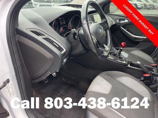 Oxford White 2017 Ford Focus ST
