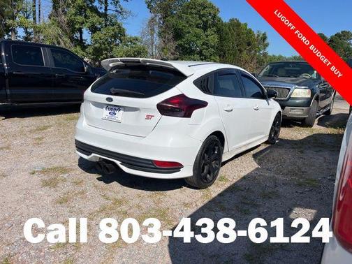 Oxford White 2017 Ford Focus ST