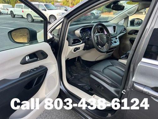Granite Crystal Metallic Clearcoat 2023 Chrysler Pacifica Touring L