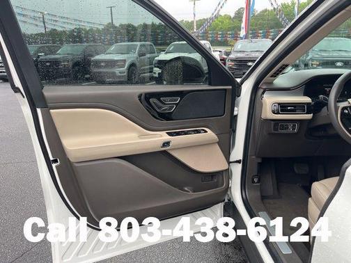 Pristine White Metallic Tri-Coat 2023 Lincoln Aviator Standard