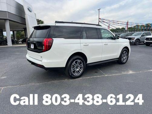 Star White Metallic Tri-Coat 2026 Ford Expedition Active