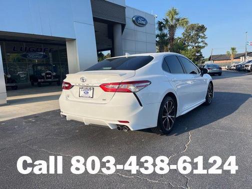 Super White 2020 Toyota Camry SE