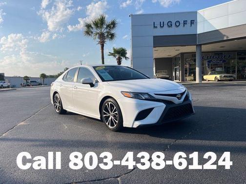 Super White 2020 Toyota Camry SE
