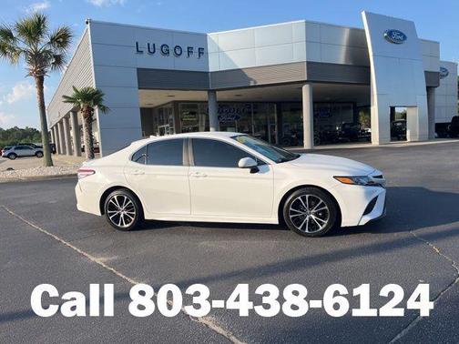 Super White 2020 Toyota Camry SE