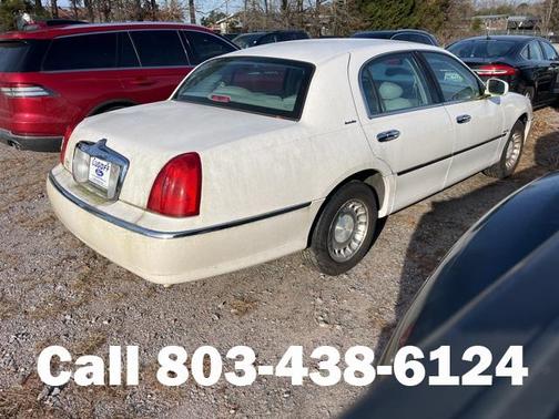 2000 Lincoln Town Car Executive