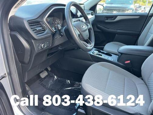 Iconic Silver Metallic 2022 Ford Escape SE