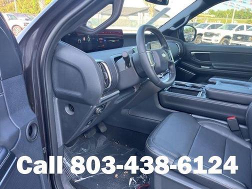 Star White Metallic Tri-Coat 2026 Ford Expedition Platinum