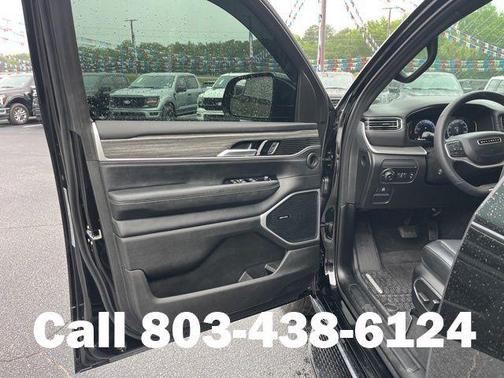 Diamond Black Crystal Pearlcoat 2024 Jeep Wagoneer Series II 4x4
