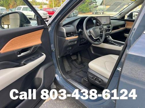 Cloud 2024 Toyota Grand Highlander Limited