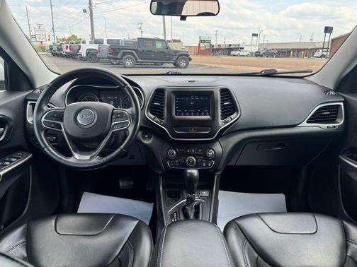 Bright White Clearcoat 2019 Jeep Cherokee Latitude Plus