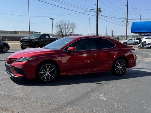 2022 Toyota Camry SE