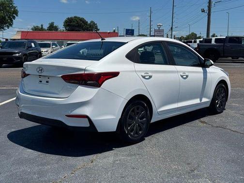 Frost White Pearl 2019 Hyundai Accent SE