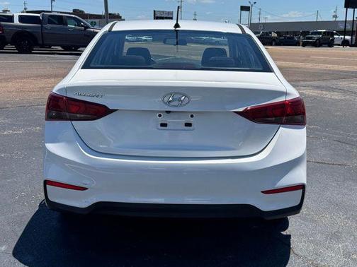 Frost White Pearl 2019 Hyundai Accent SE