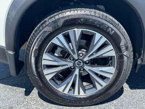 Pearl White Tricoat 2021 Nissan Rogue SV