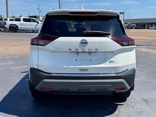 Pearl White Tricoat 2021 Nissan Rogue SV