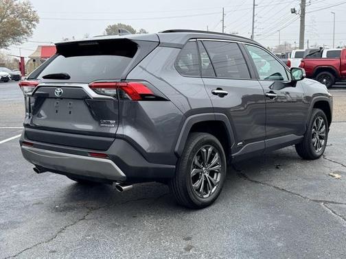 2022 Toyota RAV4 Hybrid SE