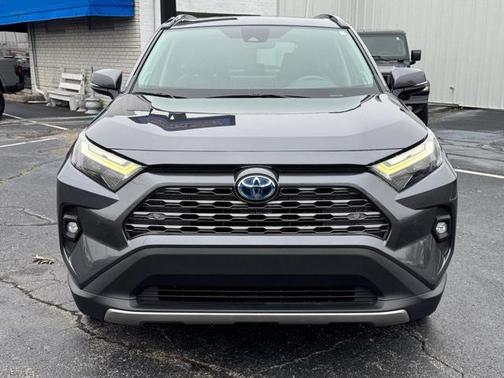 2022 Toyota RAV4 Hybrid SE