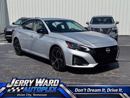 Brilliant Silver Metallic 2025 Nissan Altima 2.5 SR