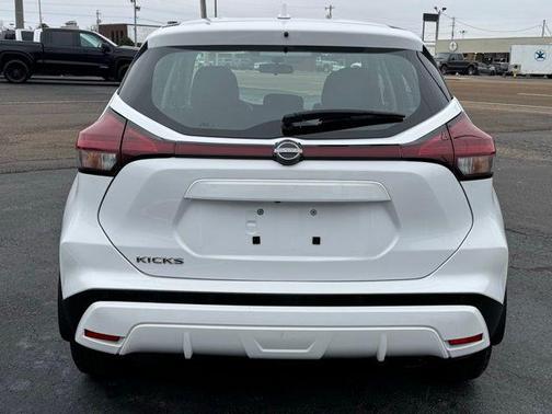 2024 Nissan Kicks S