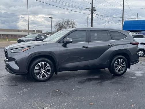 2024 Toyota Highlander XLE