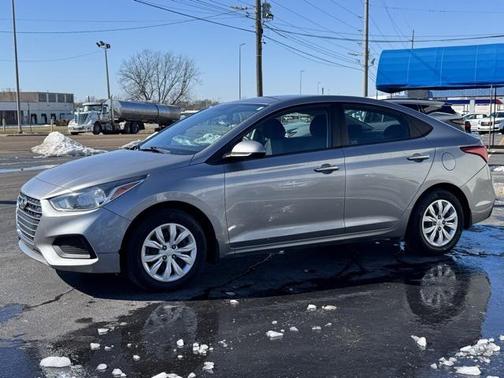 2022 Hyundai Accent SE