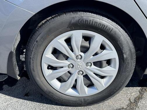 2022 Hyundai Accent SE