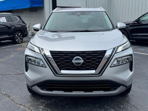 Brilliant Silver Metallic 2023 Nissan Rogue SV