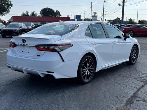 2023 Toyota Camry SE