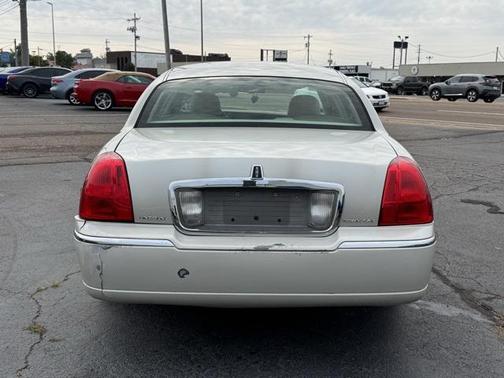 2006 Lincoln Town Car Signature