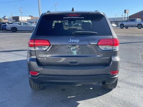 Granite Crystal Metallic Clearcoat 2016 Jeep Grand Cherokee Laredo