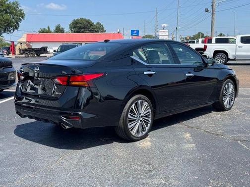 Super Black Clearcoat 2025 Nissan Altima 2.5 SL