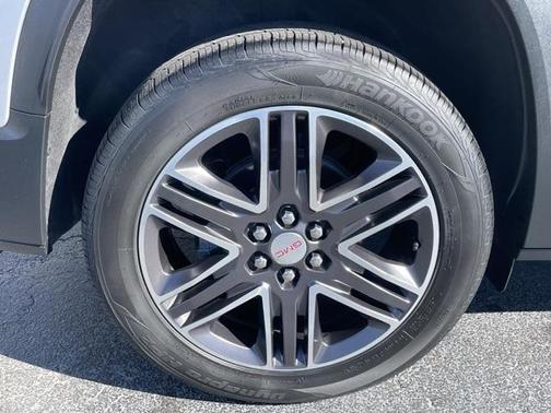 Quicksilver Metallic 2018 GMC Acadia SLT-2