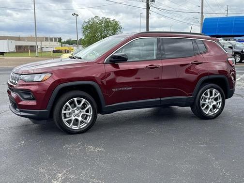2022 Jeep Compass Latitude Lux