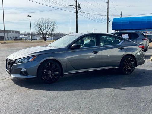 2022 Nissan Altima 2.5 SR