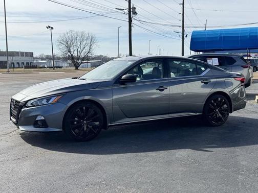 2022 Nissan Altima 2.5 SR