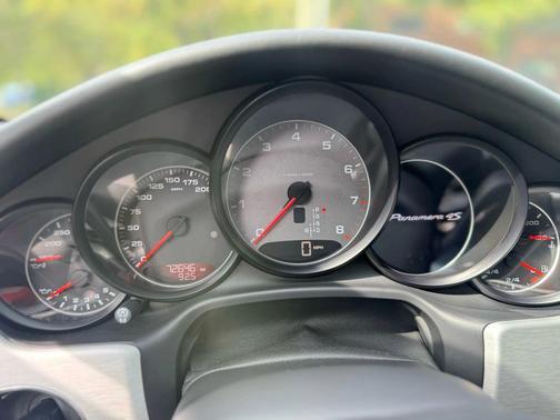 2010 Porsche Panamera 4S