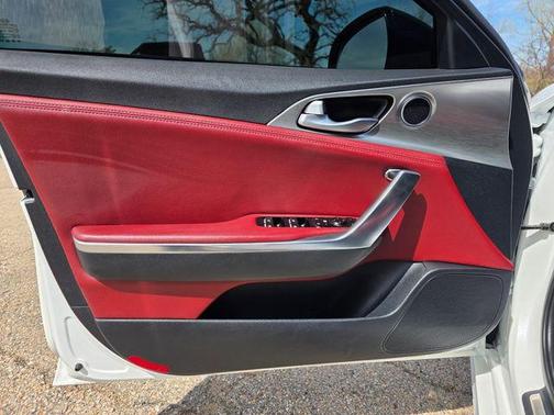 Snow White Pearl 2019 Kia Stinger GT